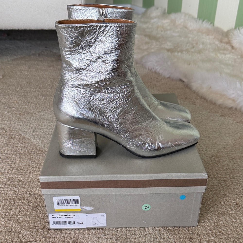 Marni Silver Leather Ankle Boots Mod style size 10  / 40 European